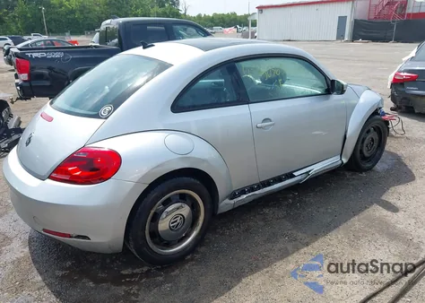 2013 Volkswagen Beetle 2.5L z USA, uszkodzony, nr VIN 3VWJX7AT5DM654445